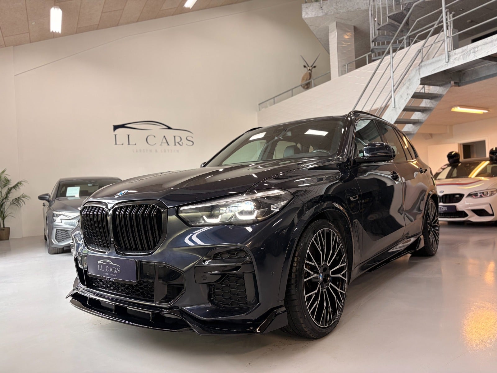 BMW X5 3,0 xDrive45e M-Sport aut., 2022 | LL Cars ApS i Odense SØ